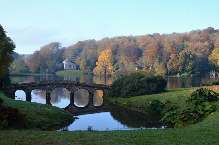Stourhead_Bridge_A